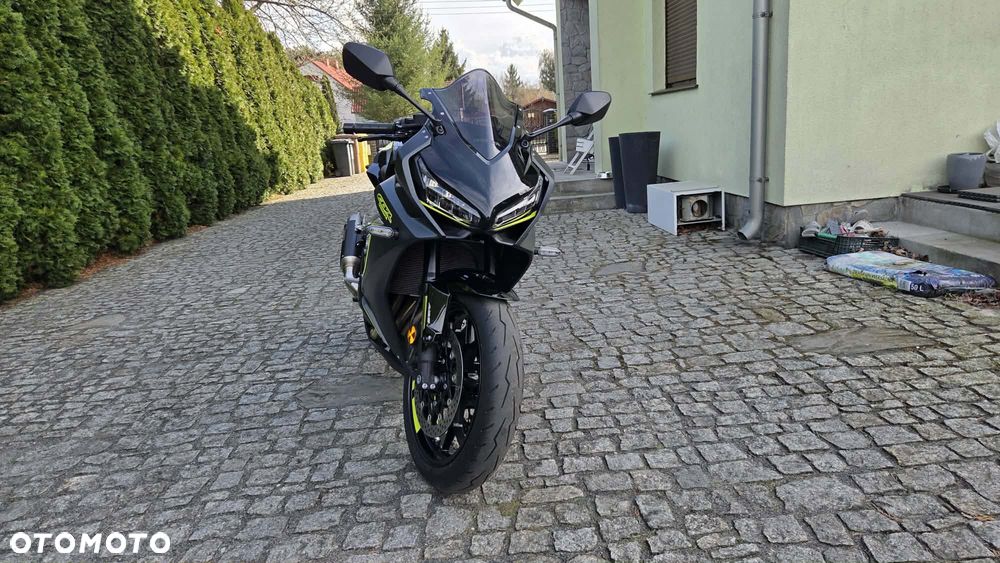 Honda CBR - 3