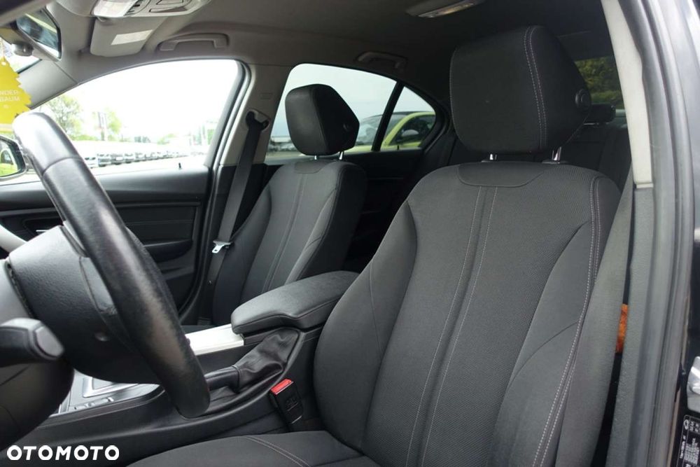 BMW Seria 3 318d Advantage - 14