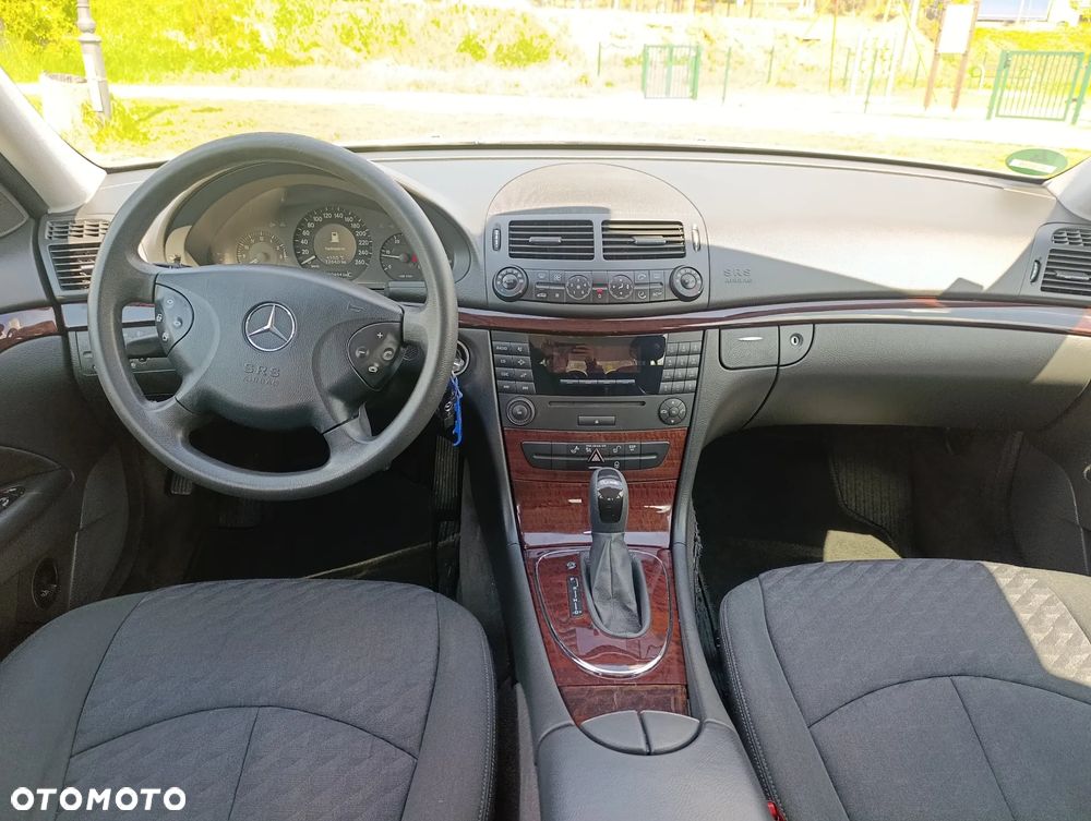 Mercedes-Benz Klasa E 220 CDI Automatik Classic DPF BusinessEDITION - 20