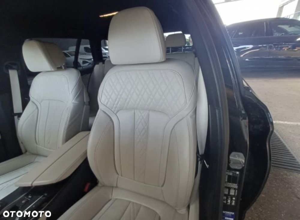 BMW Seria 5 520d xDrive M Sport sport - 3