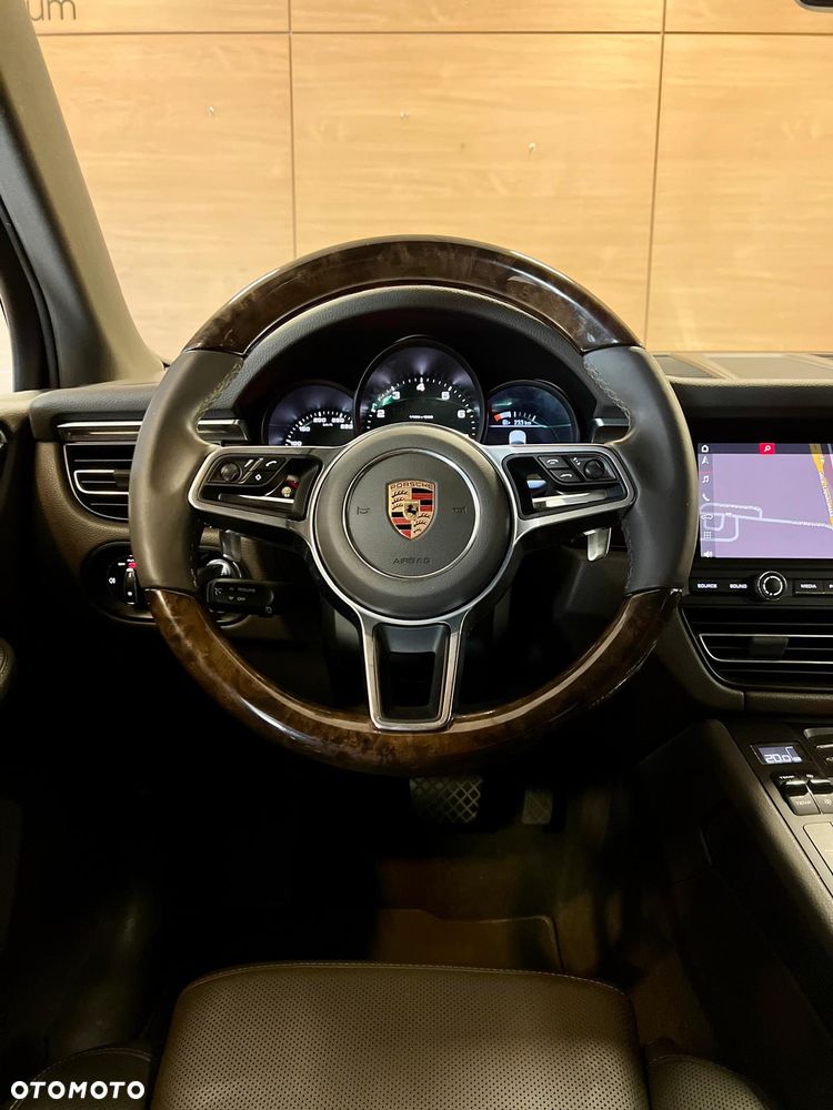 Porsche Macan - 13