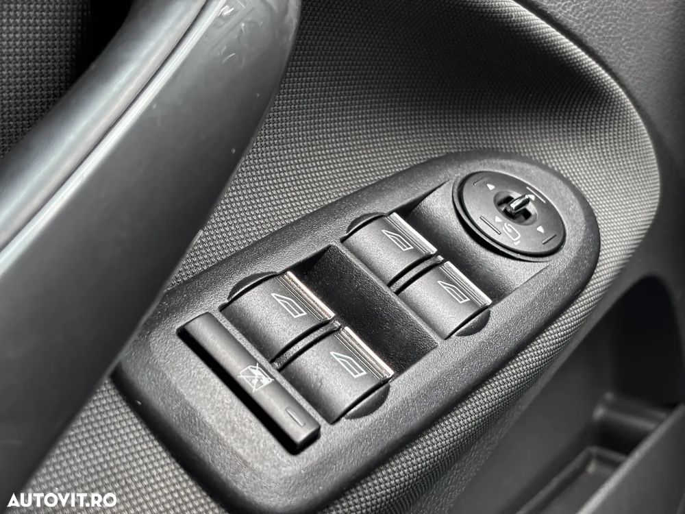 Ford Kuga - 14
