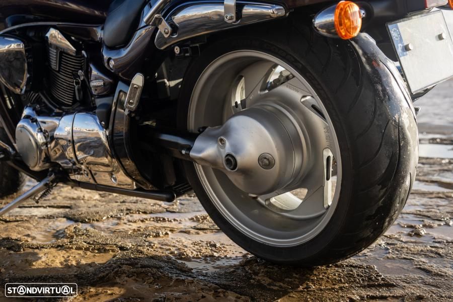 Suzuki Intruder - 10