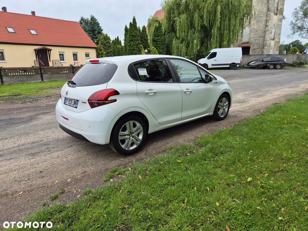 Peugeot 208 - 19