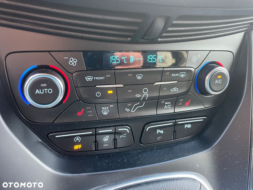 Ford Kuga 1.5 EcoBoost 2x4 Titanium - 35