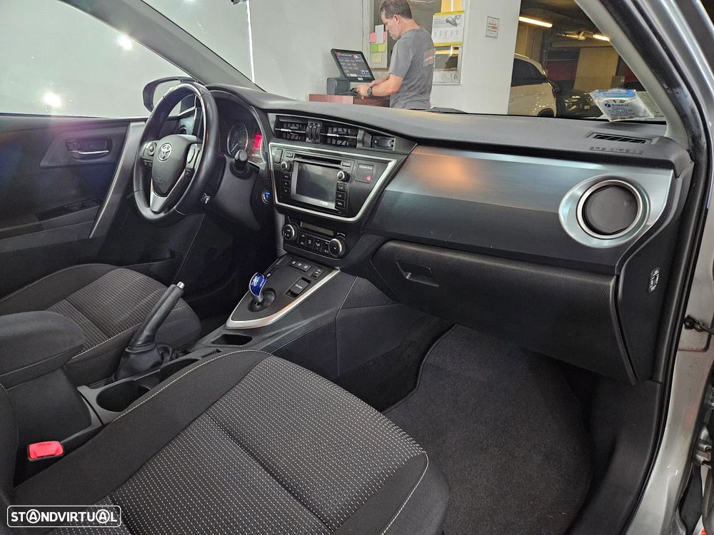 Toyota Auris 1.8 HSD Active - 16