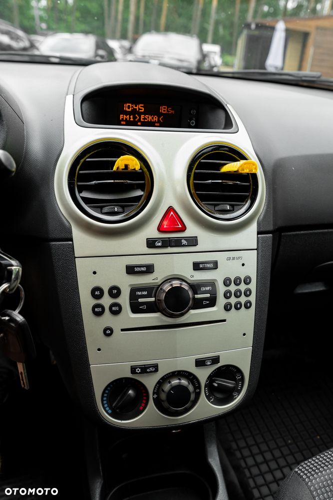 Opel Corsa 1.2 16V Cosmo - 33