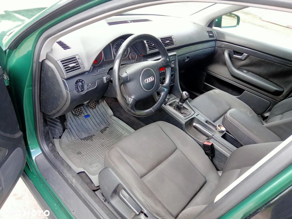 Audi A4 Limousine - 11