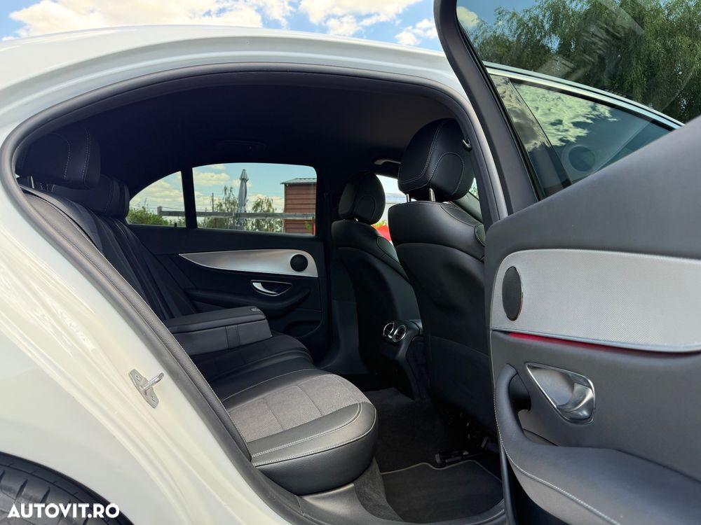 Mercedes-Benz E 200 4MATIC 9G-TRONIC - 9