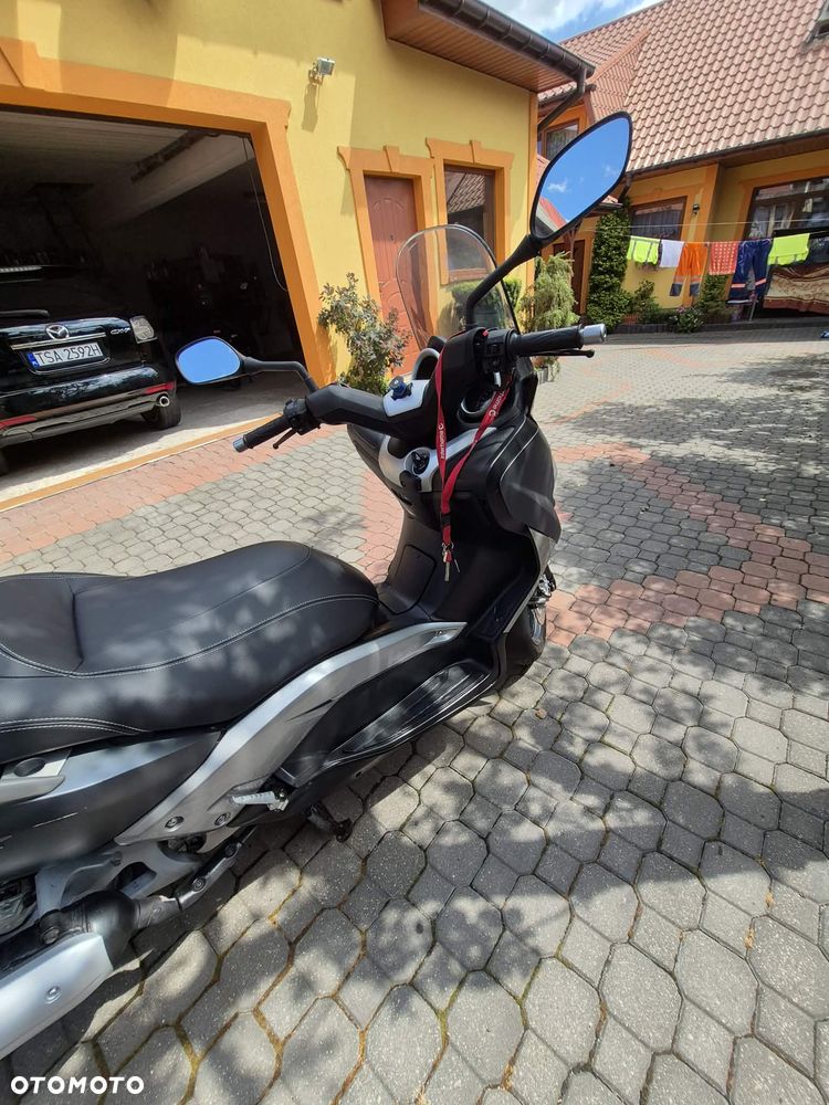 Yamaha X-max - 10
