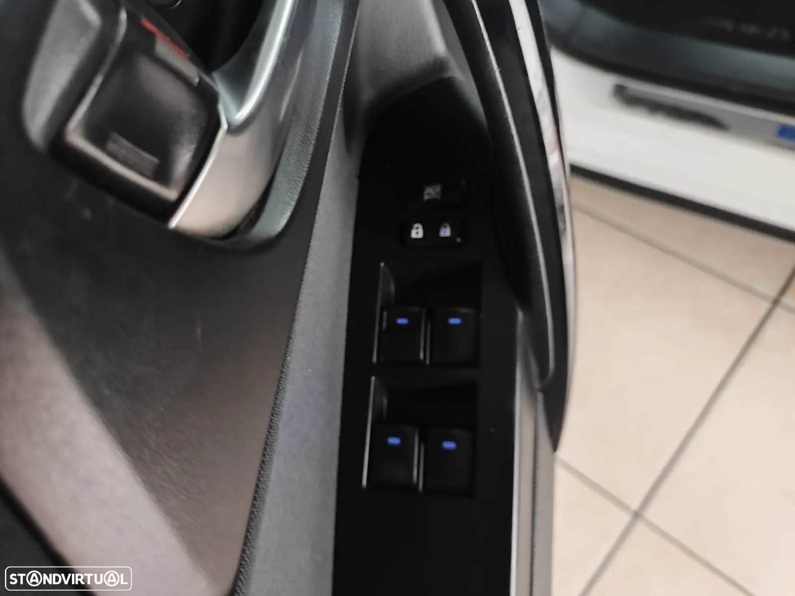 Toyota Auris Touring Sports 1.8 HSD Comfort+P.Sport - 21