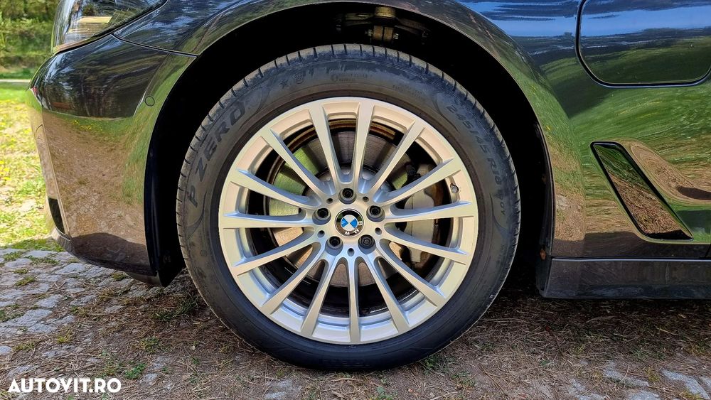 BMW Seria 5 530e Aut. Luxury Line - 12