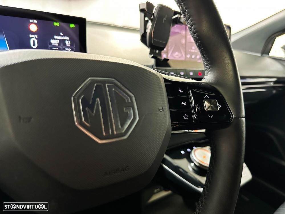 MG MG4 64 kWh Luxury - 40