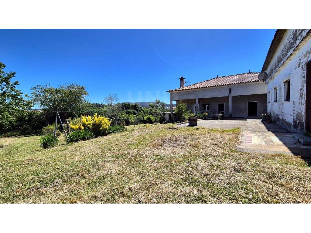 Moradia T4 com terreno em Vila Nova de Anha - Grande imagem: 2/22