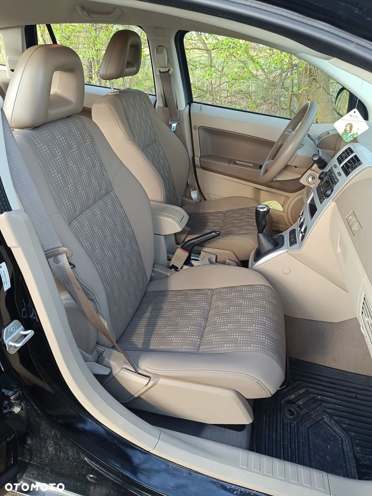 Dodge Caliber - 13