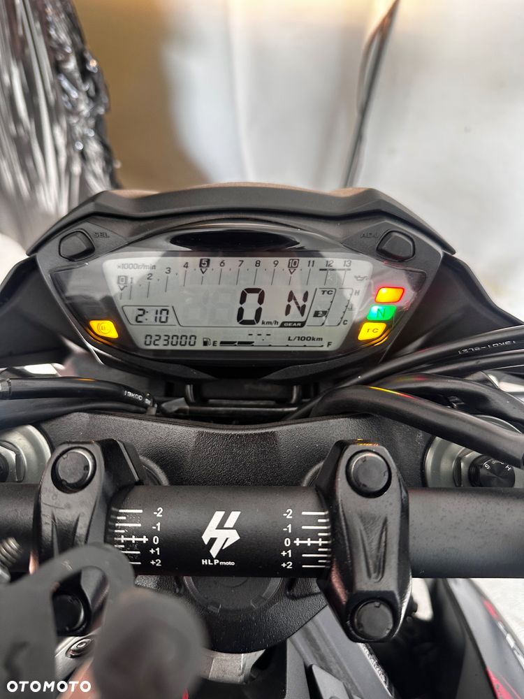 Suzuki GSX - 2