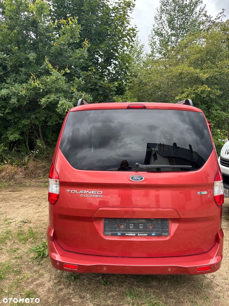 Ford Courier - 3