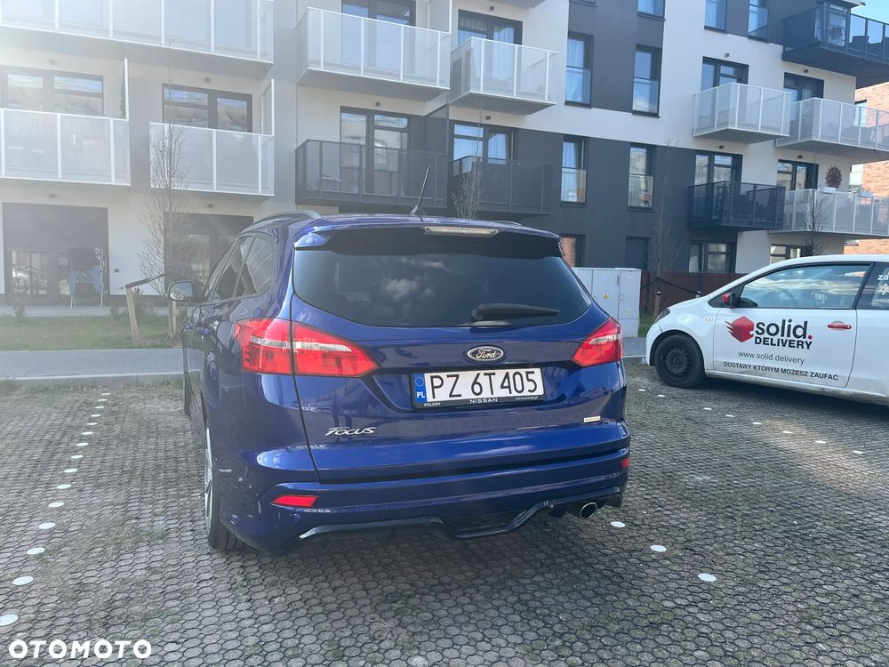 Ford Focus 1.5 EcoBoost ST-Line - 6