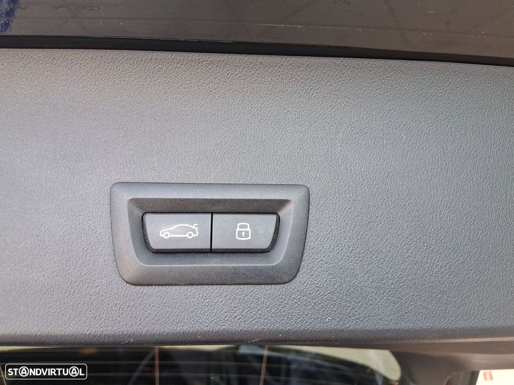 BMW X3 30 e xDrive Pack M Desportivo - 24