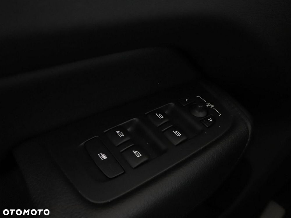 Volvo XC 60 B4 D Geartronic Momentum Pro - 33