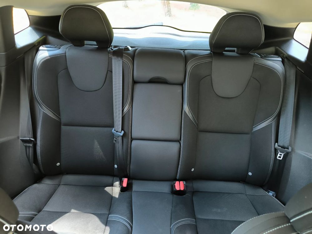 Volvo V40 D4 Drive-E Momentum - 35