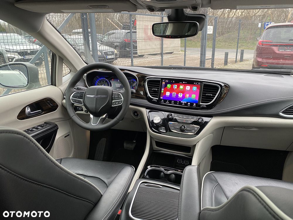 Chrysler Pacifica - 34