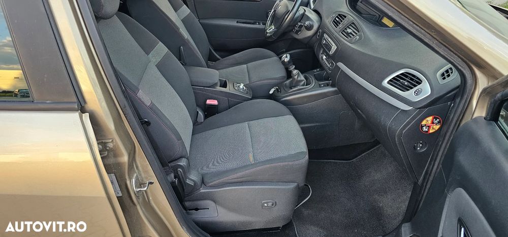 Renault Scenic 1.6 16V 110 Dynamique - 7