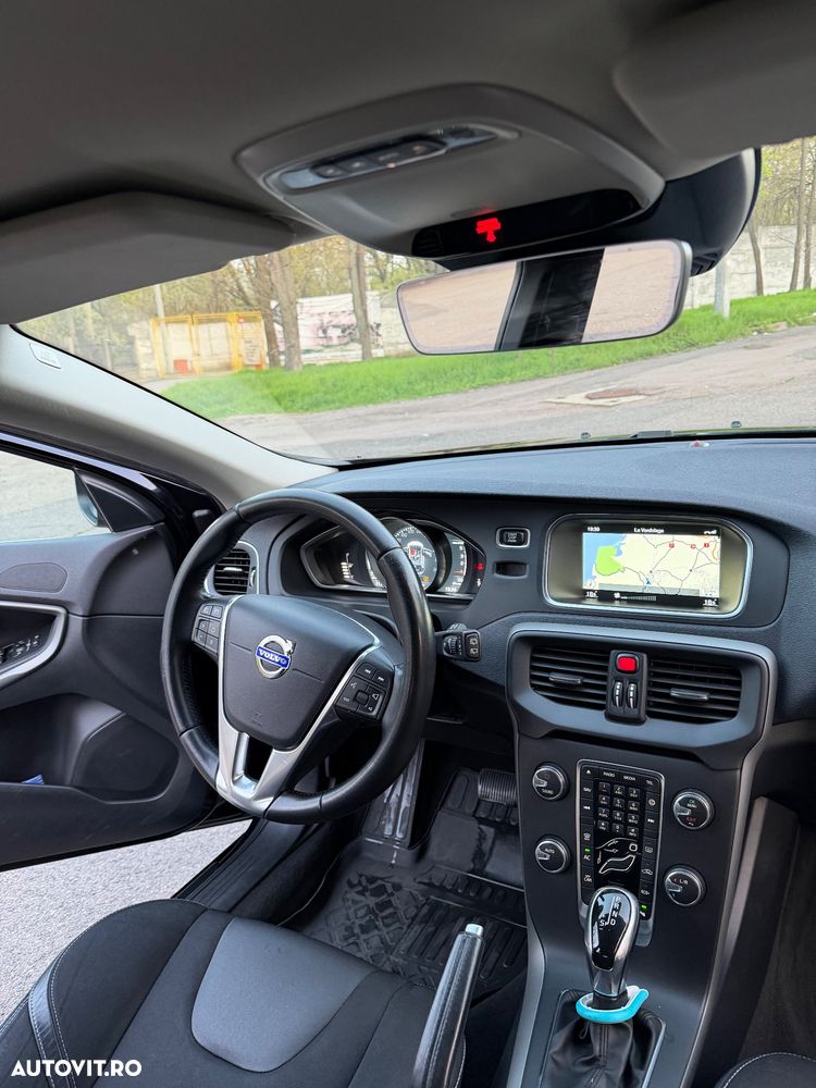 Volvo V40 D2 Aut. Momentum - 15