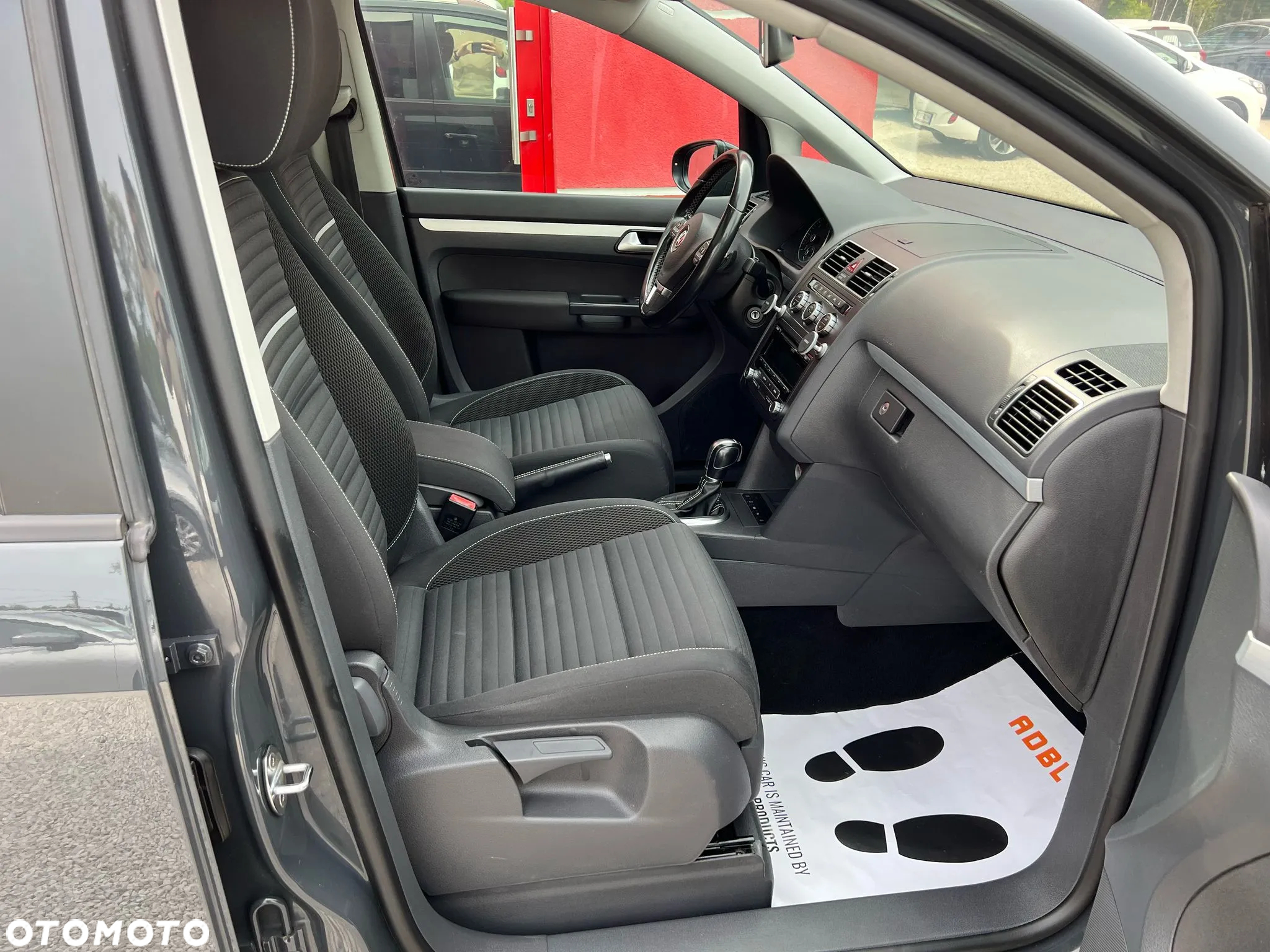 Volkswagen Touran 1.6 TDI DPF DSG Cup - 6