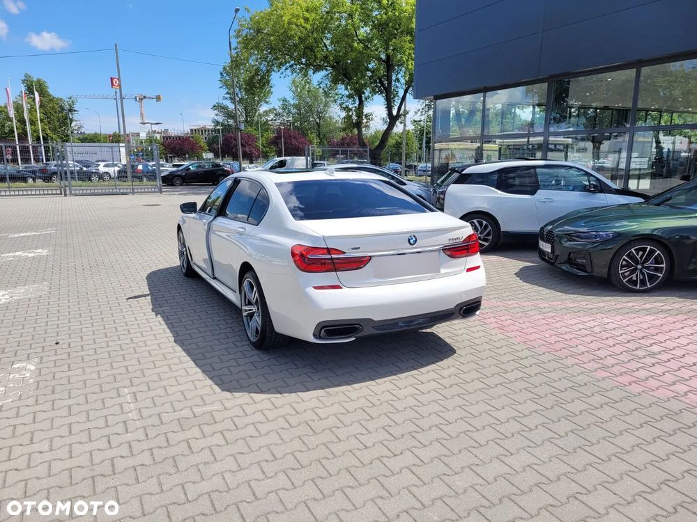 BMW Seria 7 750Li xDrive - 4