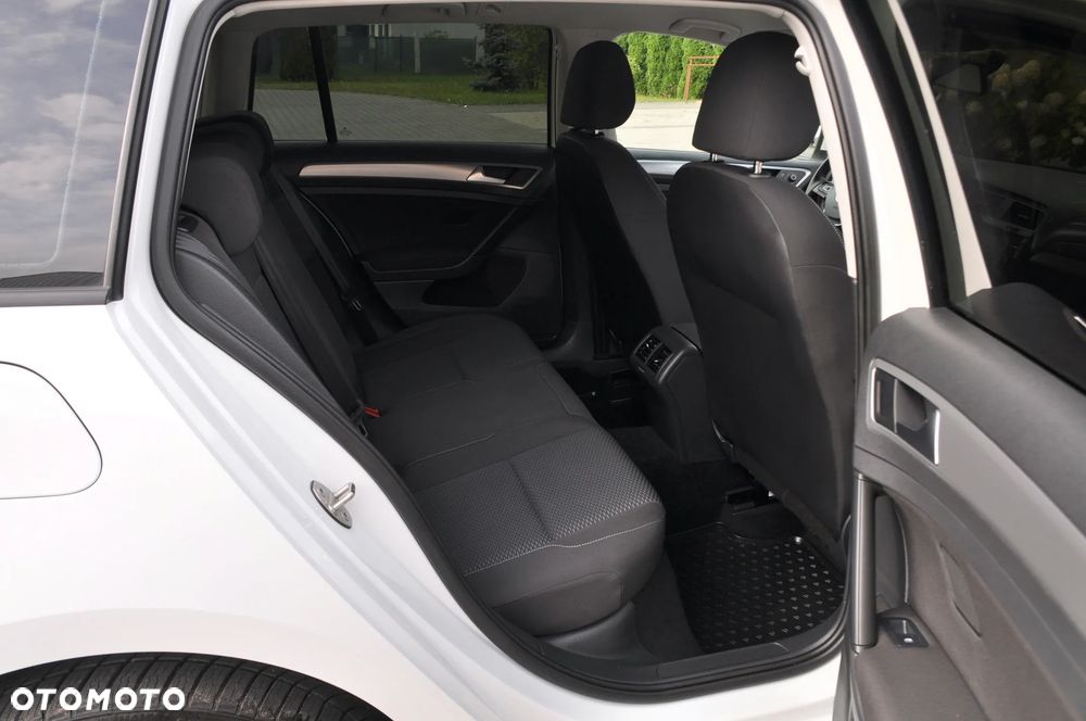 Volkswagen Golf Variant - 19