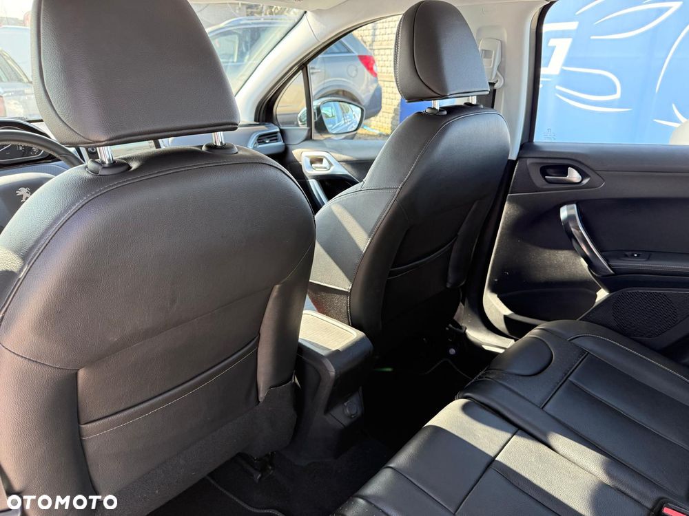 Peugeot 2008 120 VTI Automatik Allure - 13