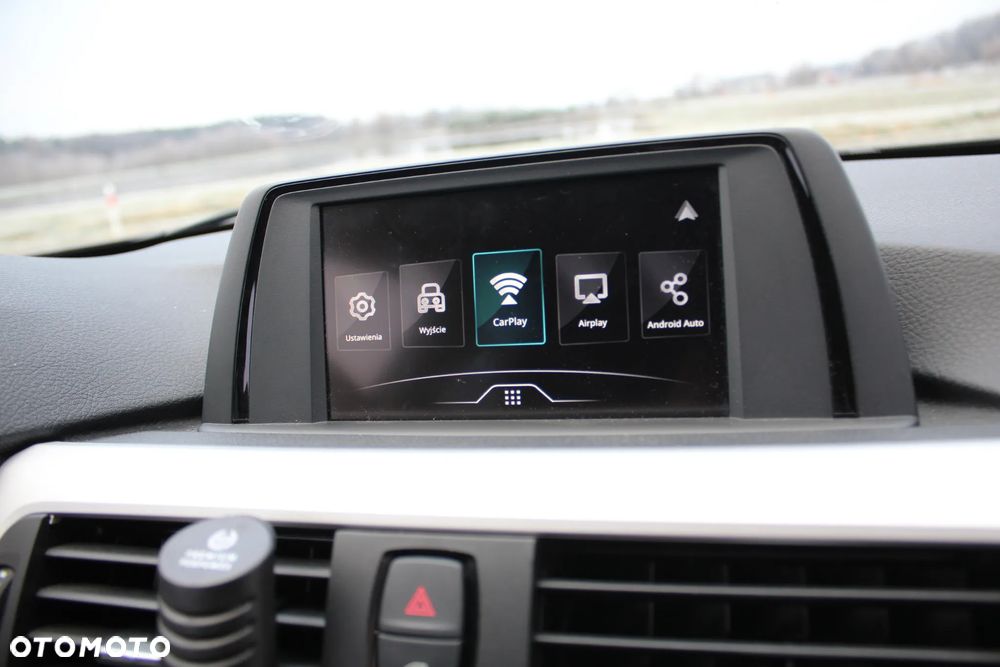 BMW Seria 3 320i - 14