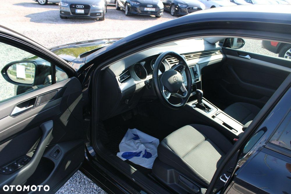 Volkswagen Passat - 14