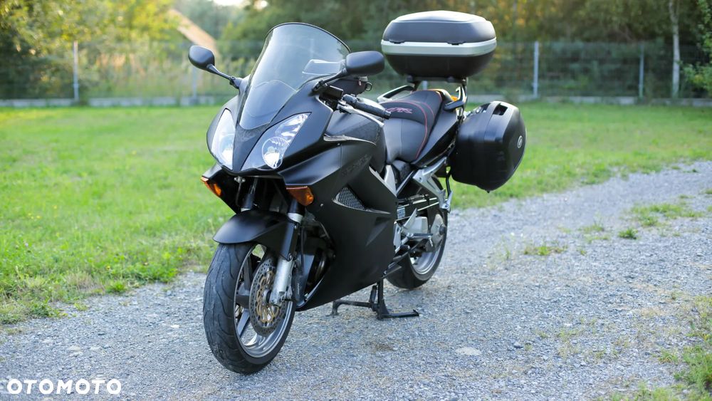 Honda VFR - 3