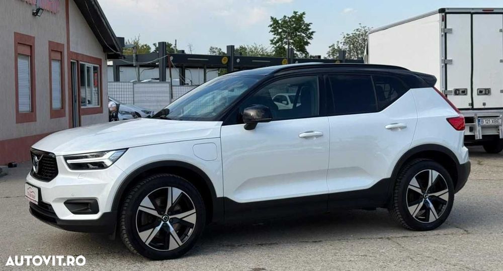Volvo XC 40 Recharge T5 Twin Engine AT7 R-Design - 4