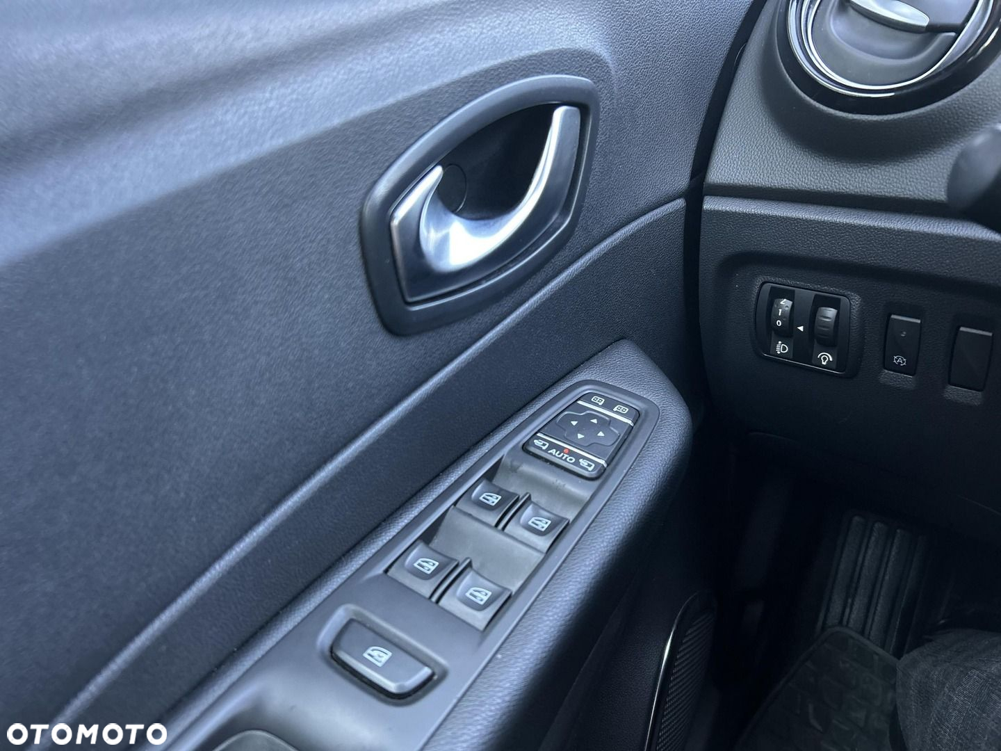 Renault Captur 1.3 Energy TCe FAP Limited EDC - 22