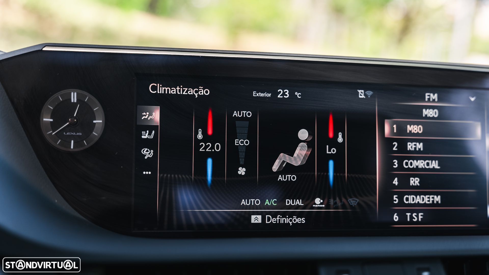 Lexus ES 300h Special Edition - 29