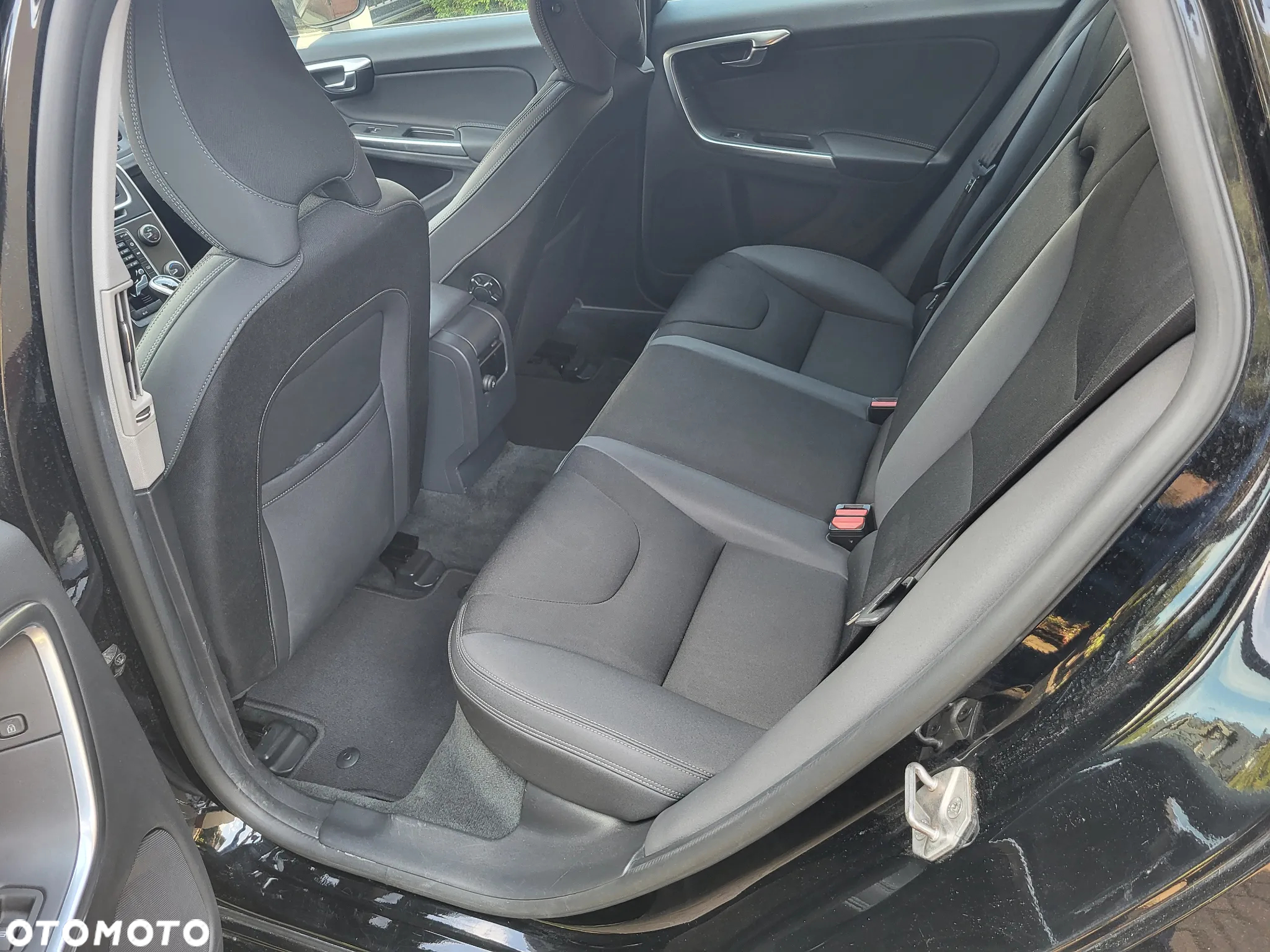 Volvo V60 T4 Momentum - 10