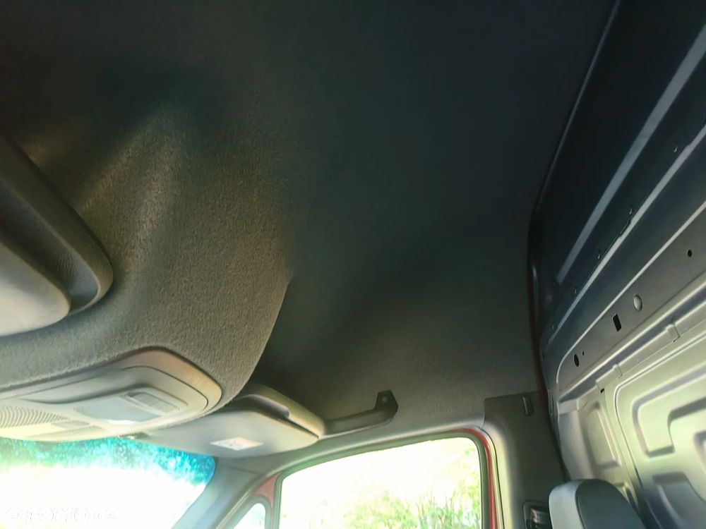 Mercedes-Benz Sprinter - 24