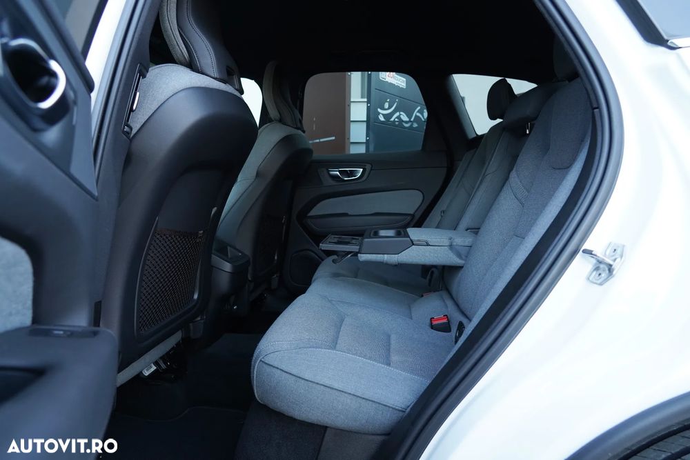 Volvo XC 60 B4 D AWD Ultimate Bright - 9