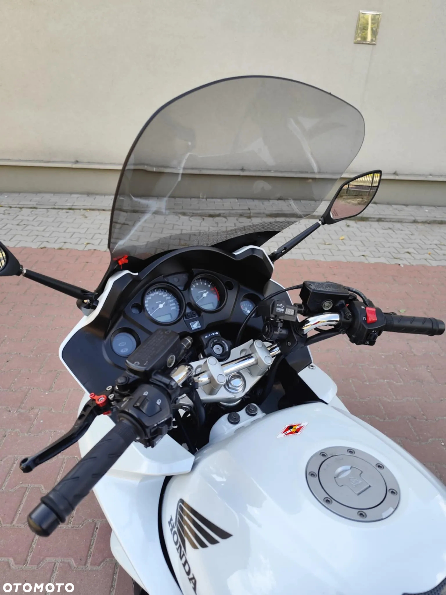 Honda CBF - 12
