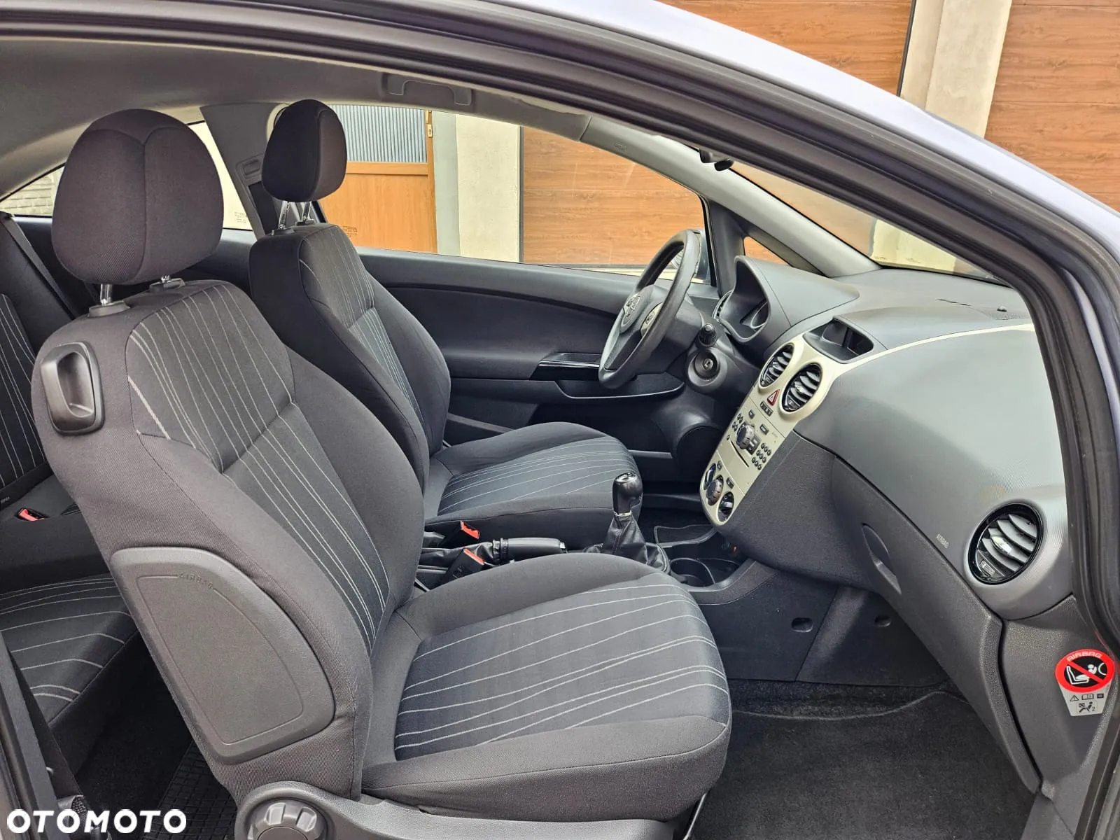 Opel Corsa 1.4 16V - 11