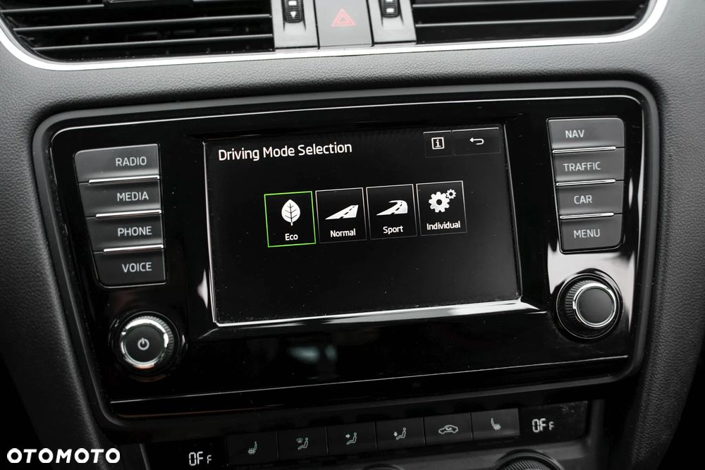 Skoda Octavia 2.0 TDI RS - 25