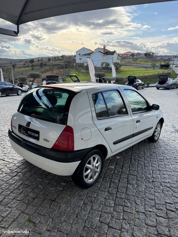 Renault Clio 1.2 RXE - 3