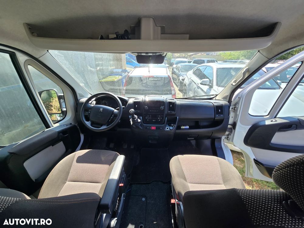 Peugeot Boxer Bus 8+1 - 8