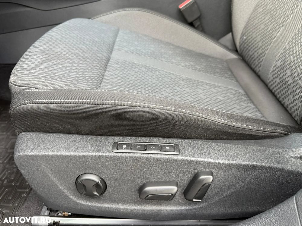 Skoda Octavia 2.0 TDI Premium Edition - 23