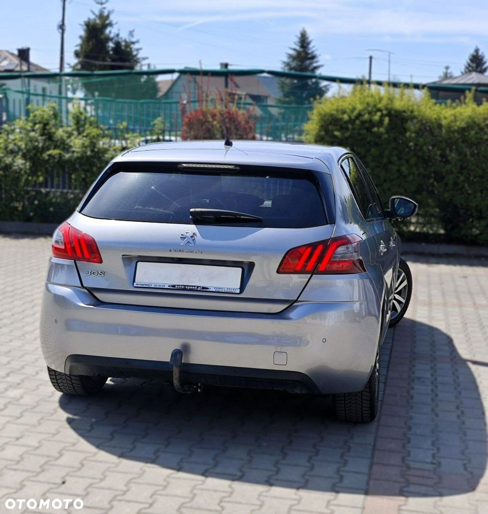 Peugeot 308 - 4