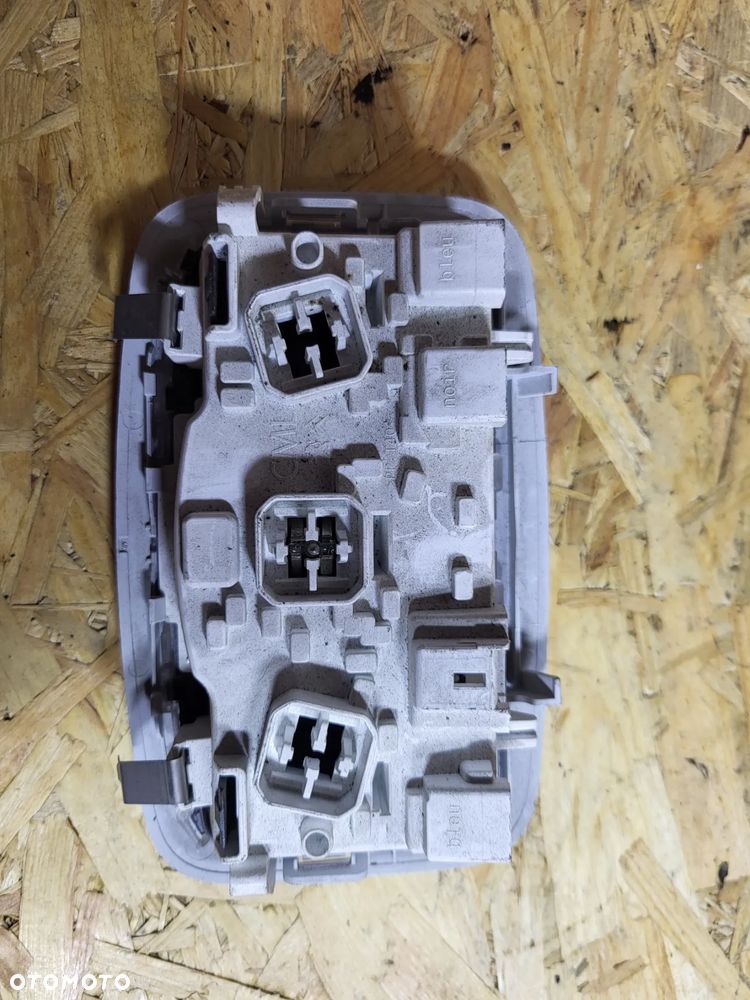 Oświetlenie kabiny lampka Peugeot 2008 - 2