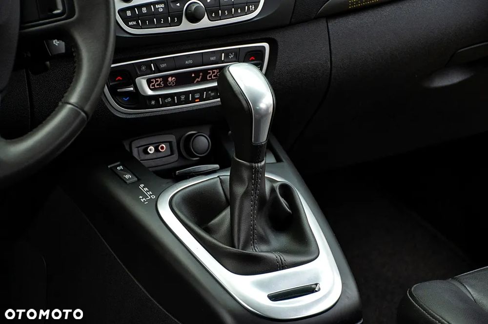 Renault Scenic 2.0 16V Privilege CVT - 35